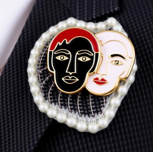 Retro Creative Face Shinning Lapel Pins - Enamel Pins